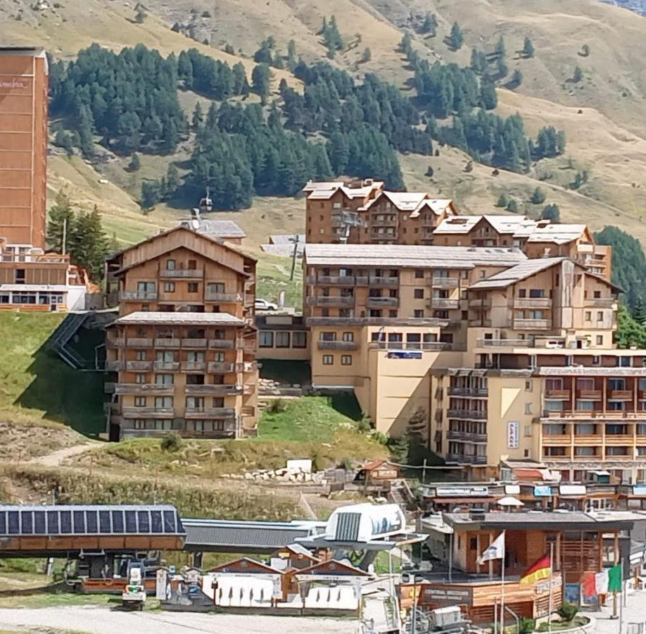 T2 skis aux pieds Les Terrasses de la Bergerie Orcières Extérieur photo